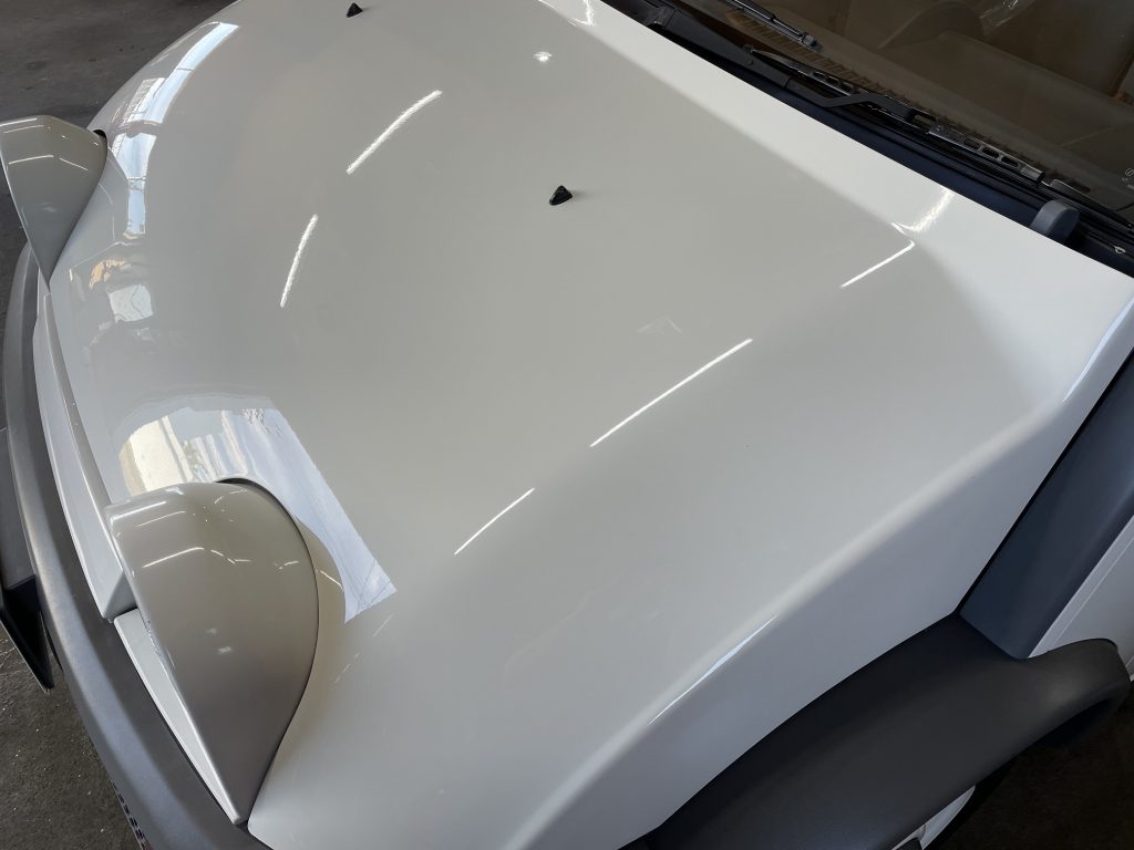 日産エスカルゴ ガラスコート 帯広CREATION（クレアシオン）